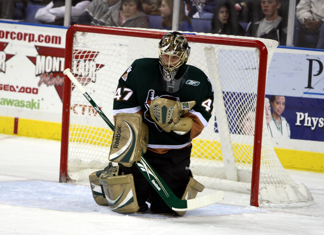 Mike Mole playing for the ECHL Utah Grizzlies 